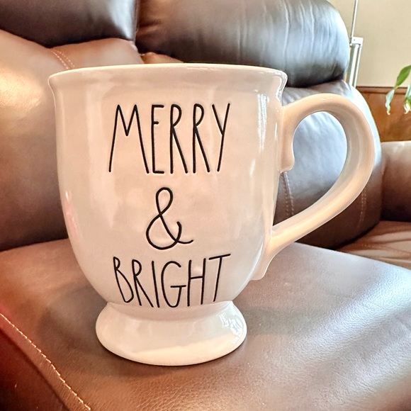 Rae Dunn MERRY & BRIGHT Large Ceramic White & Red Mug NEW!! - Picture 2 of 5